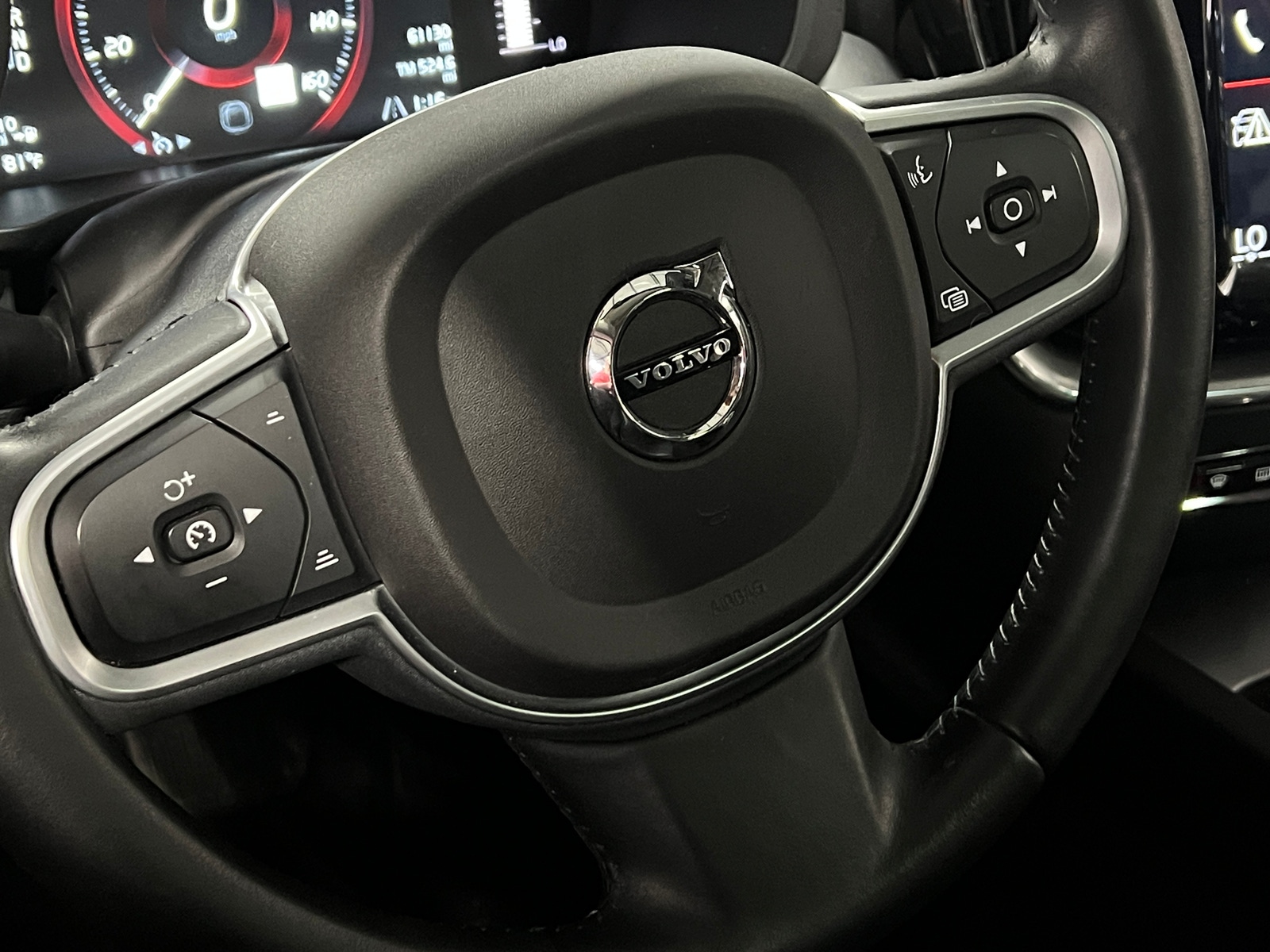 Thumbnail: 2019 Volvo XC60 - 4