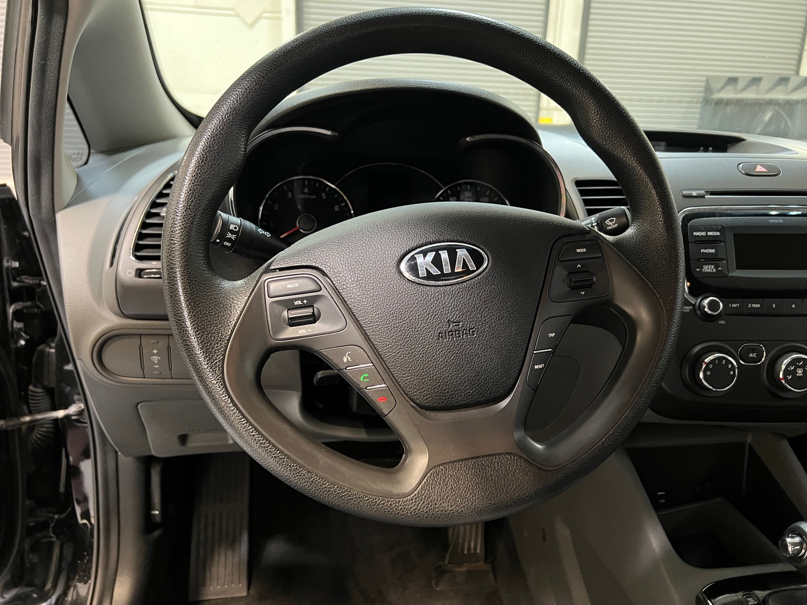 Thumbnail: 2017 Kia Forte - 5