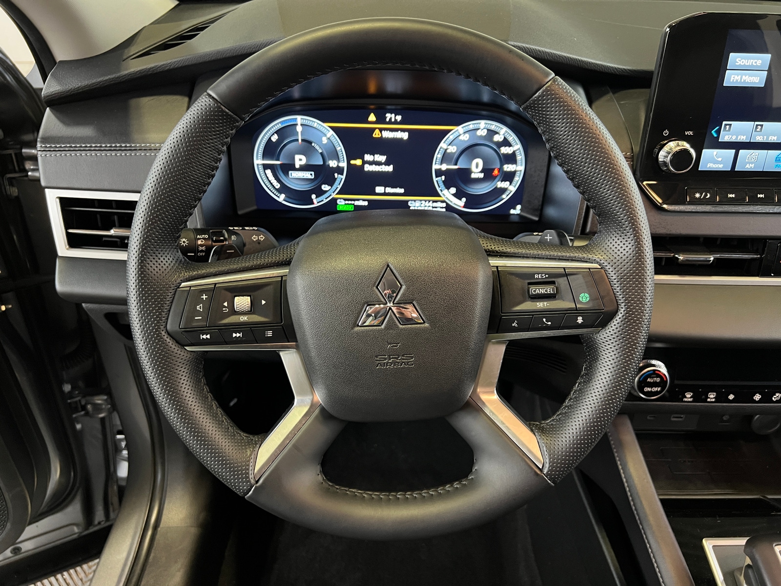 Thumbnail: 2024 Mitsubishi Outlander - 4