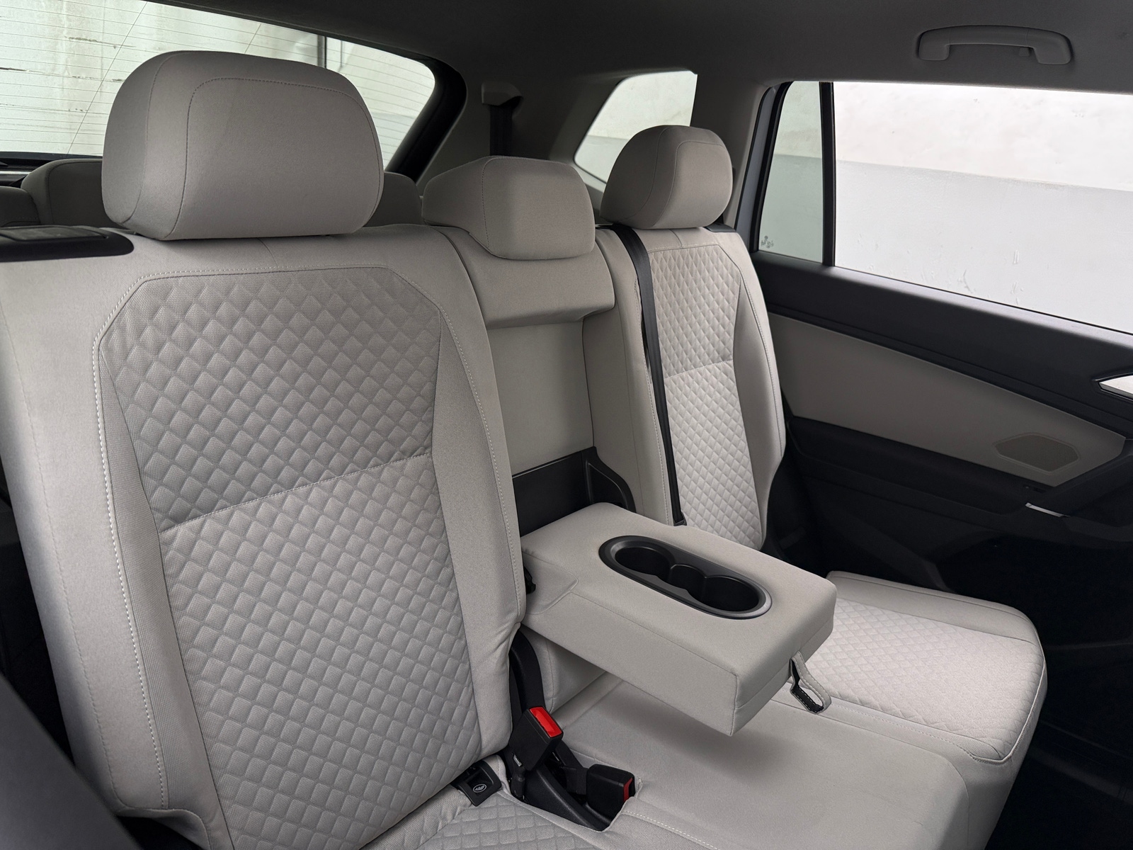 Thumbnail: 2018 Volkswagen Tiguan - 6