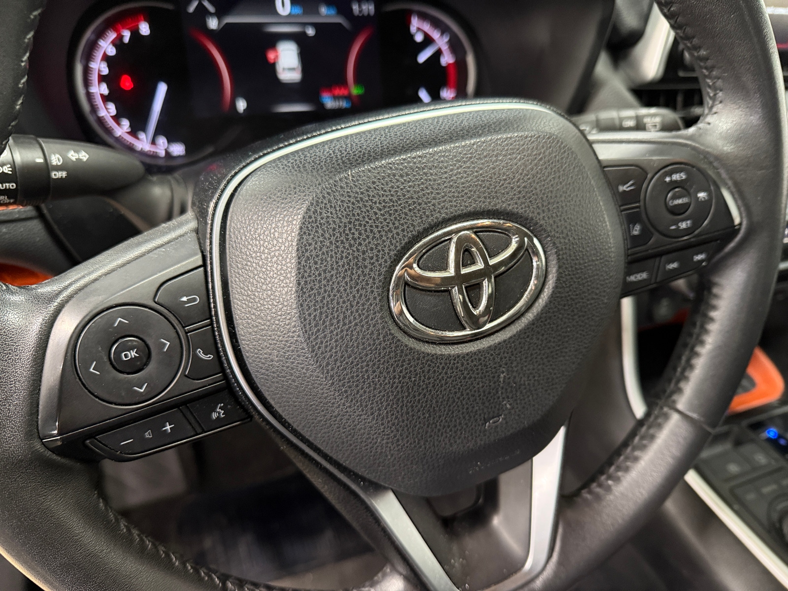Thumbnail: 2021 Toyota RAV4 - 4