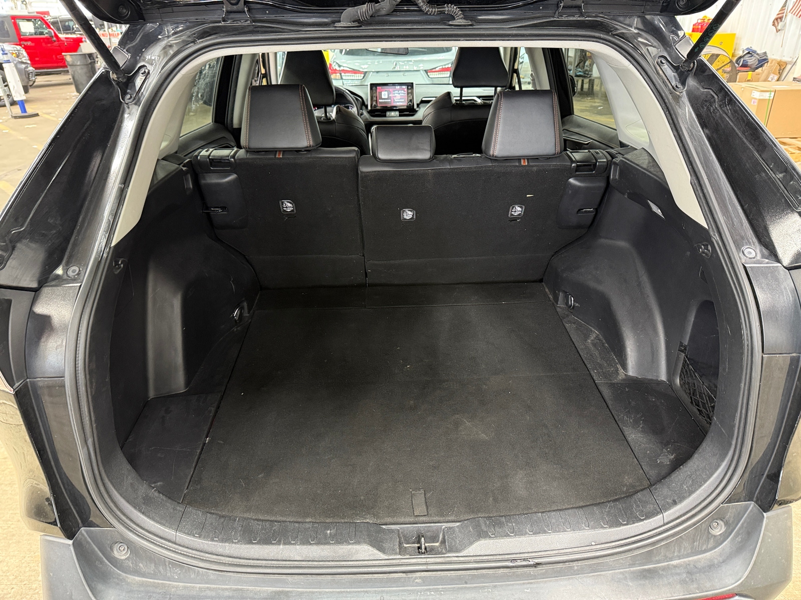 Thumbnail: 2021 Toyota RAV4 - 6
