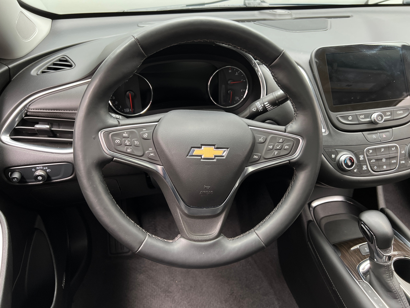 Thumbnail: 2024 Chevrolet Malibu - 4