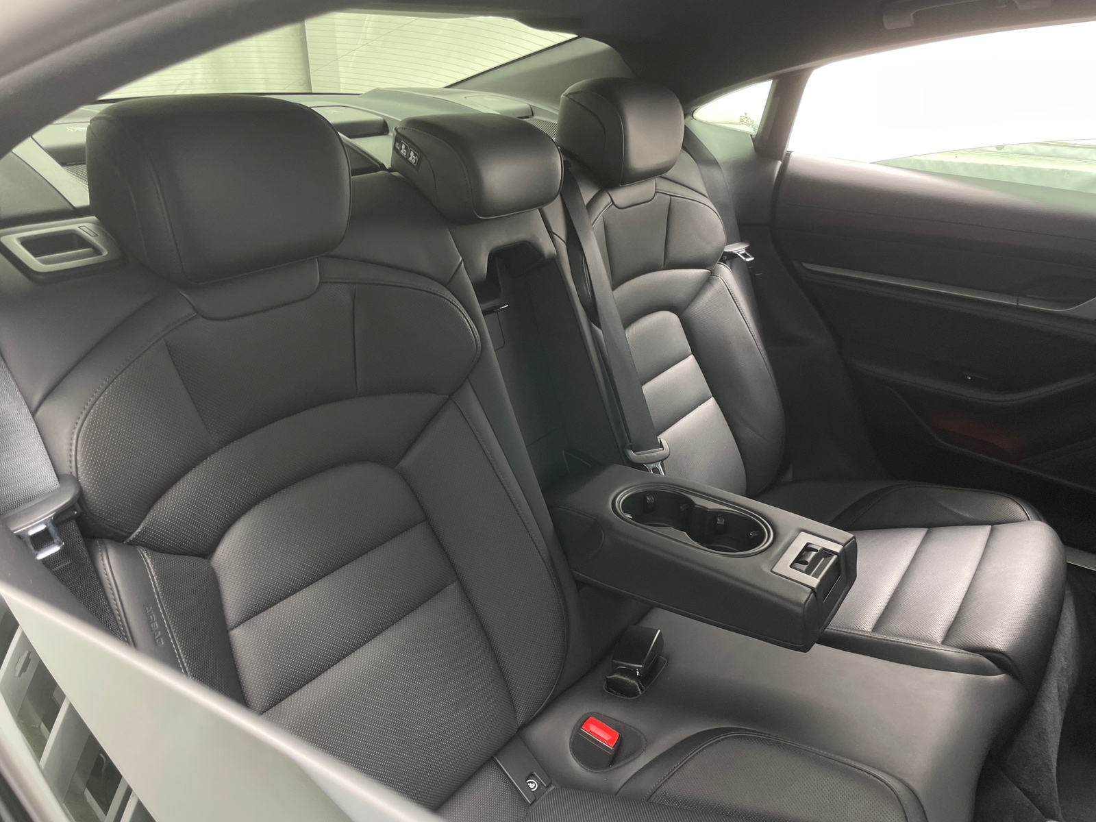 Thumbnail: 2020 Porsche Taycan - 5