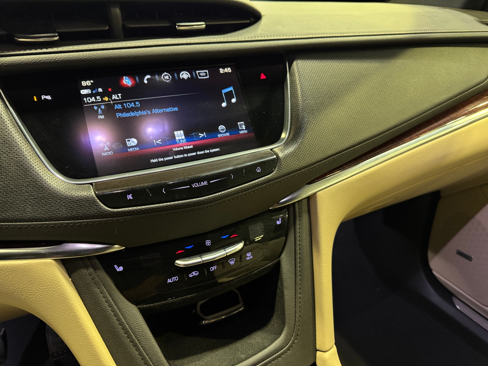 Thumbnail: 2019 Cadillac XT5 - 3