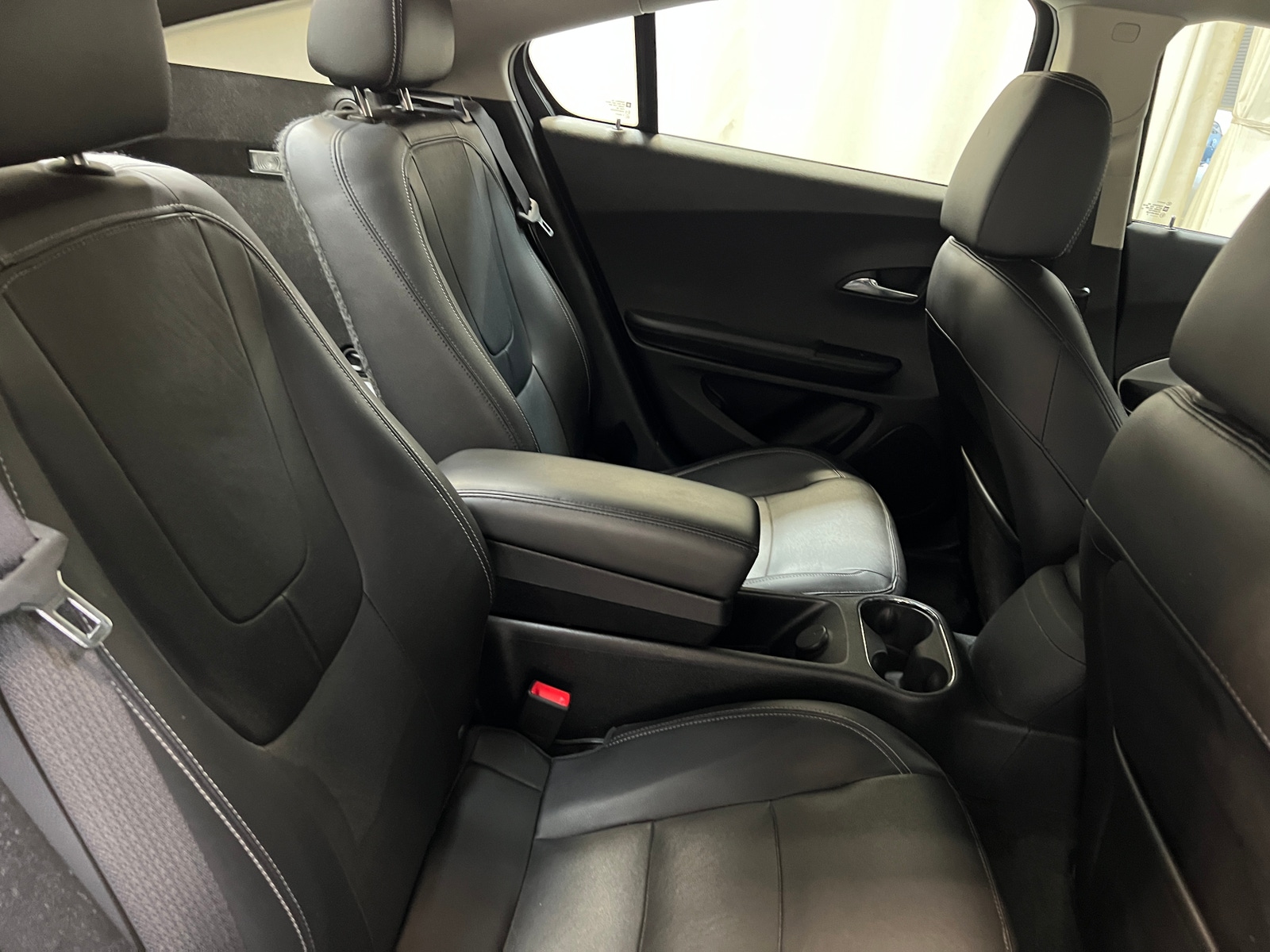 Thumbnail: 2015 Chevrolet Volt - 6