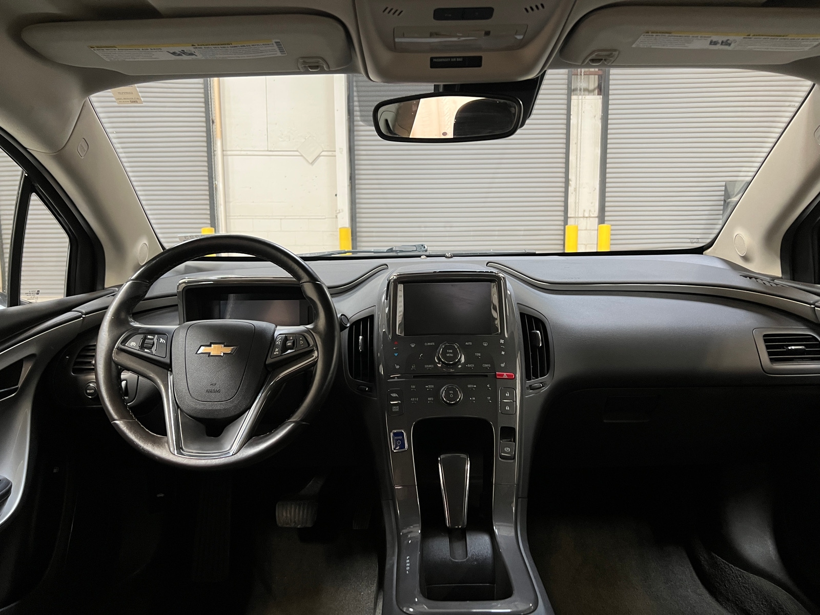 Thumbnail: 2015 Chevrolet Volt - 3