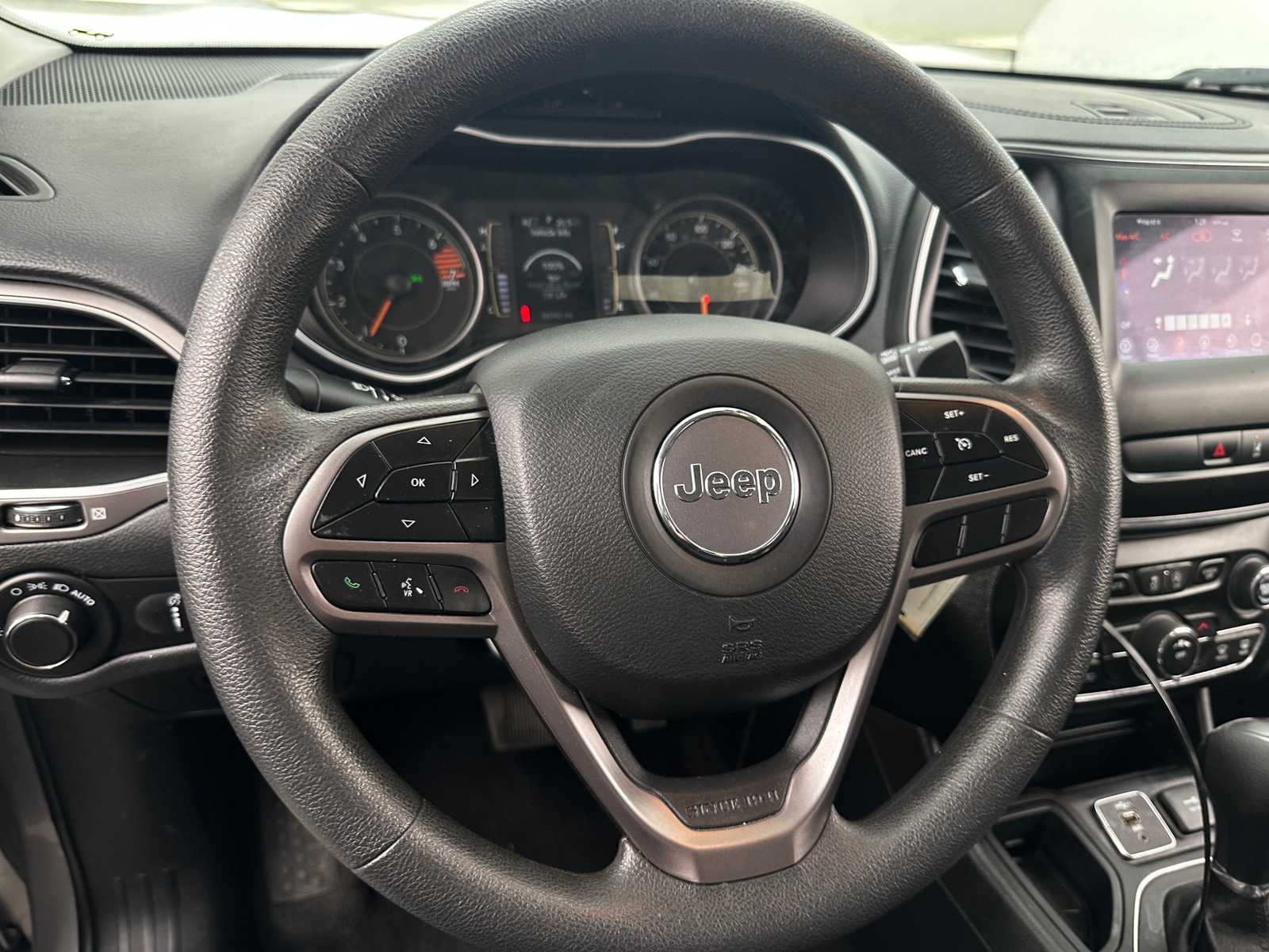 Thumbnail: 2021 Jeep Cherokee - 5
