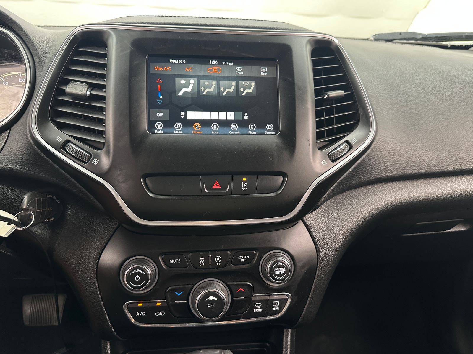 Thumbnail: 2021 Jeep Cherokee - 4