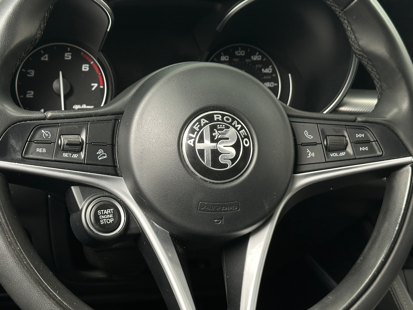 Thumbnail: 2018 Alfa Romeo Stelvio - 4