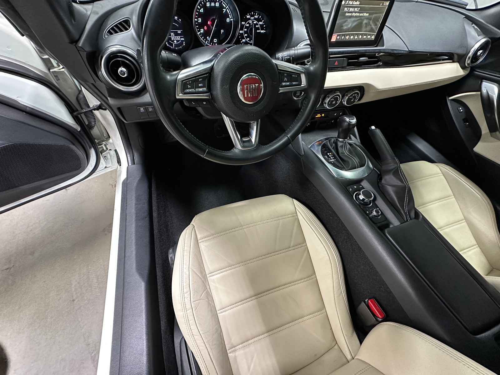 Thumbnail: 2019 Fiat 124 Spider - 2