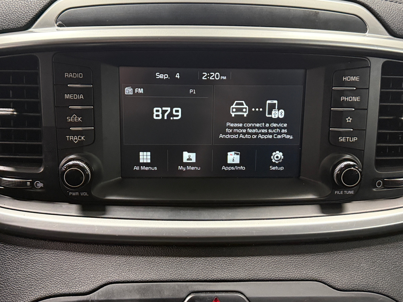 Thumbnail: 2019 Kia Sorento - 4