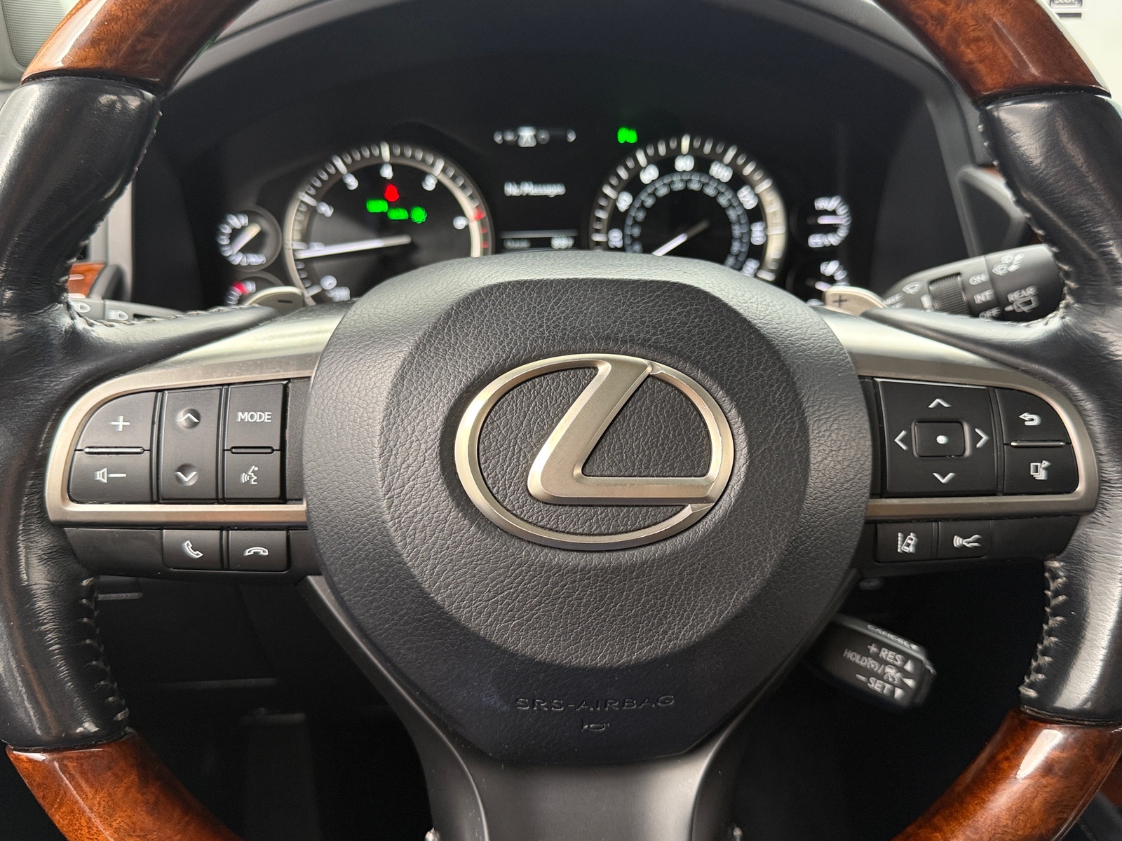 Thumbnail: 2016 Lexus LX - 4