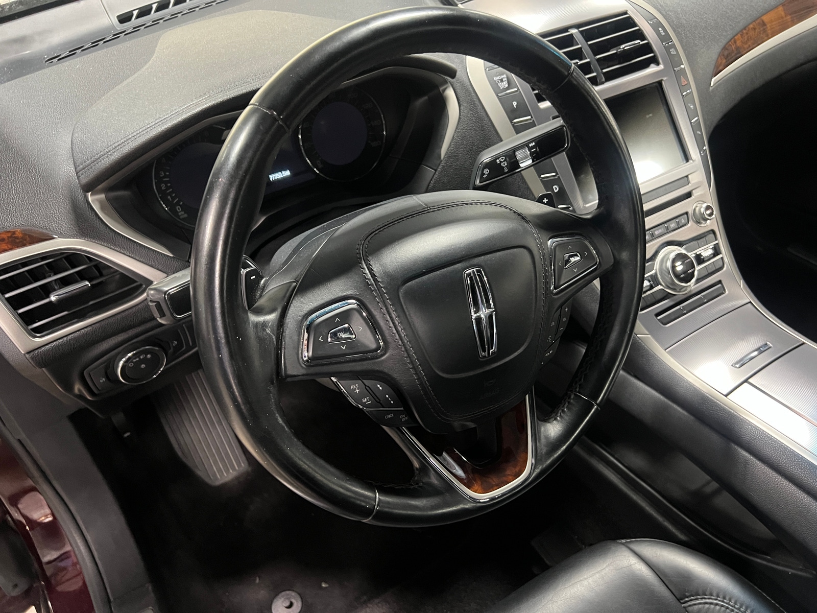 Thumbnail: 2017 Lincoln MKZ - 4