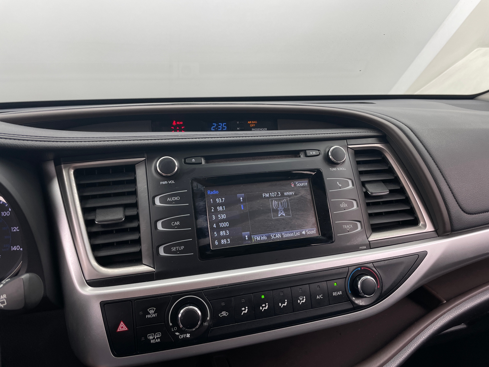 Thumbnail: 2017 Toyota Highlander - 4