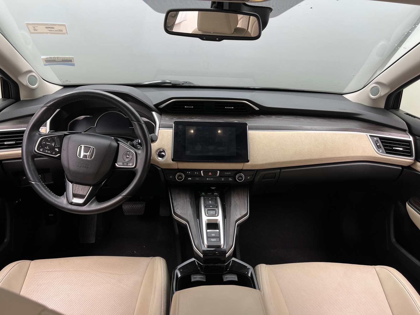 Thumbnail: 2018 Honda Clarity - 2