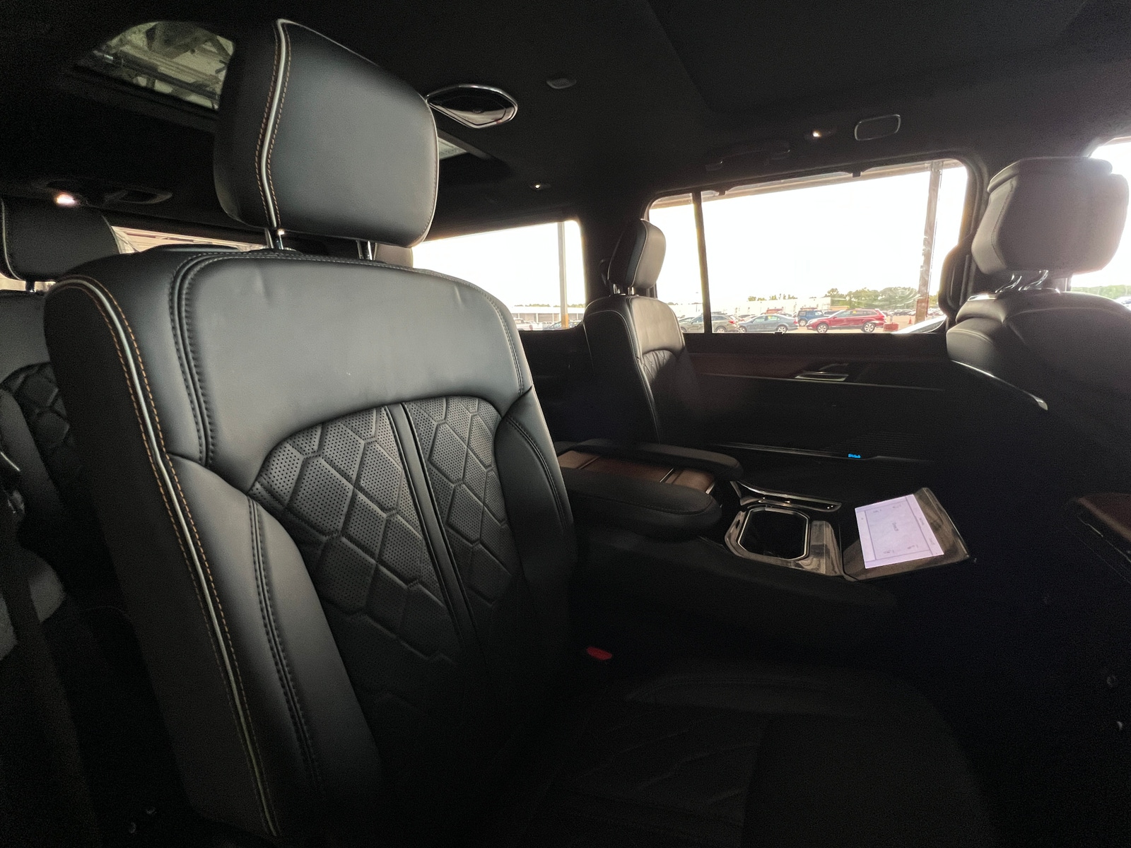 Thumbnail: 2022 Jeep Grand Wagoneer - 5