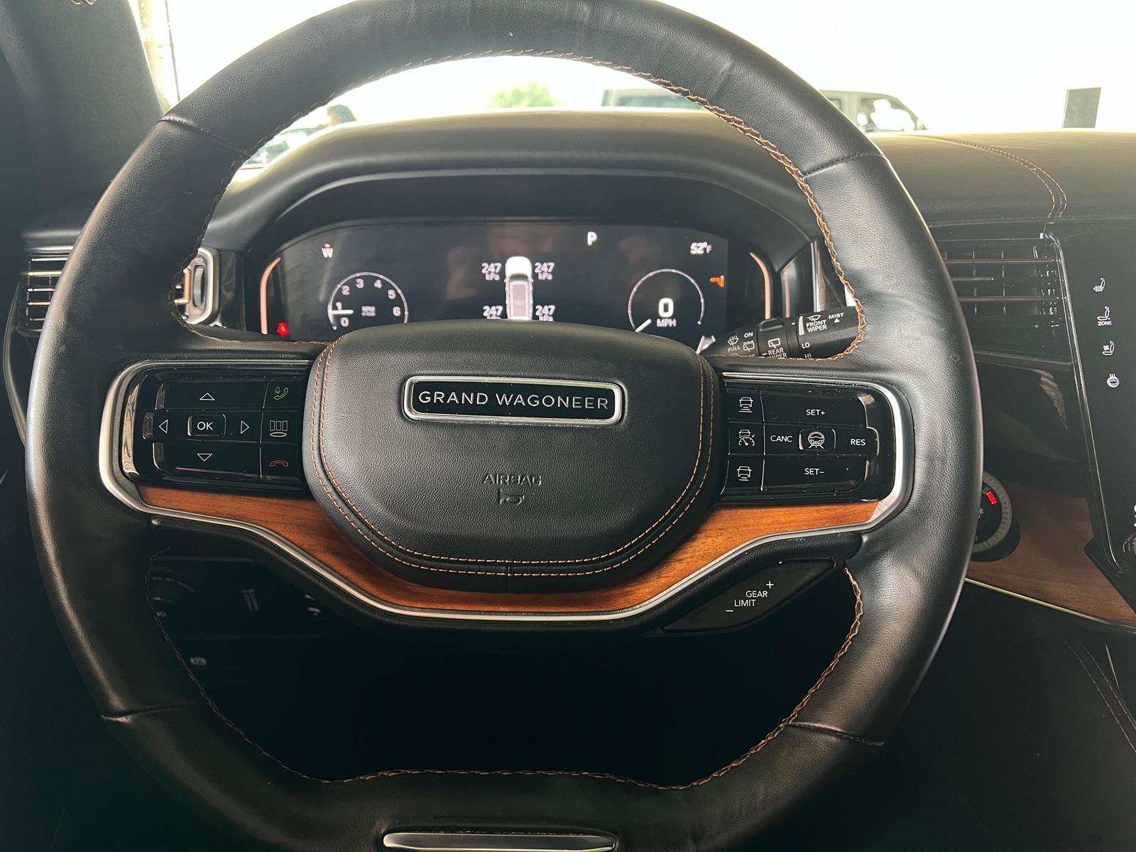 Thumbnail: 2022 Jeep Grand Wagoneer - 4