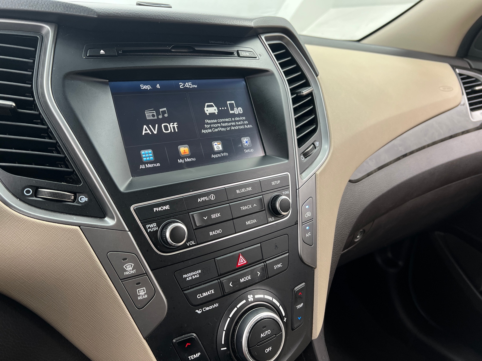Thumbnail: 2018 Hyundai Santa Fe - 4