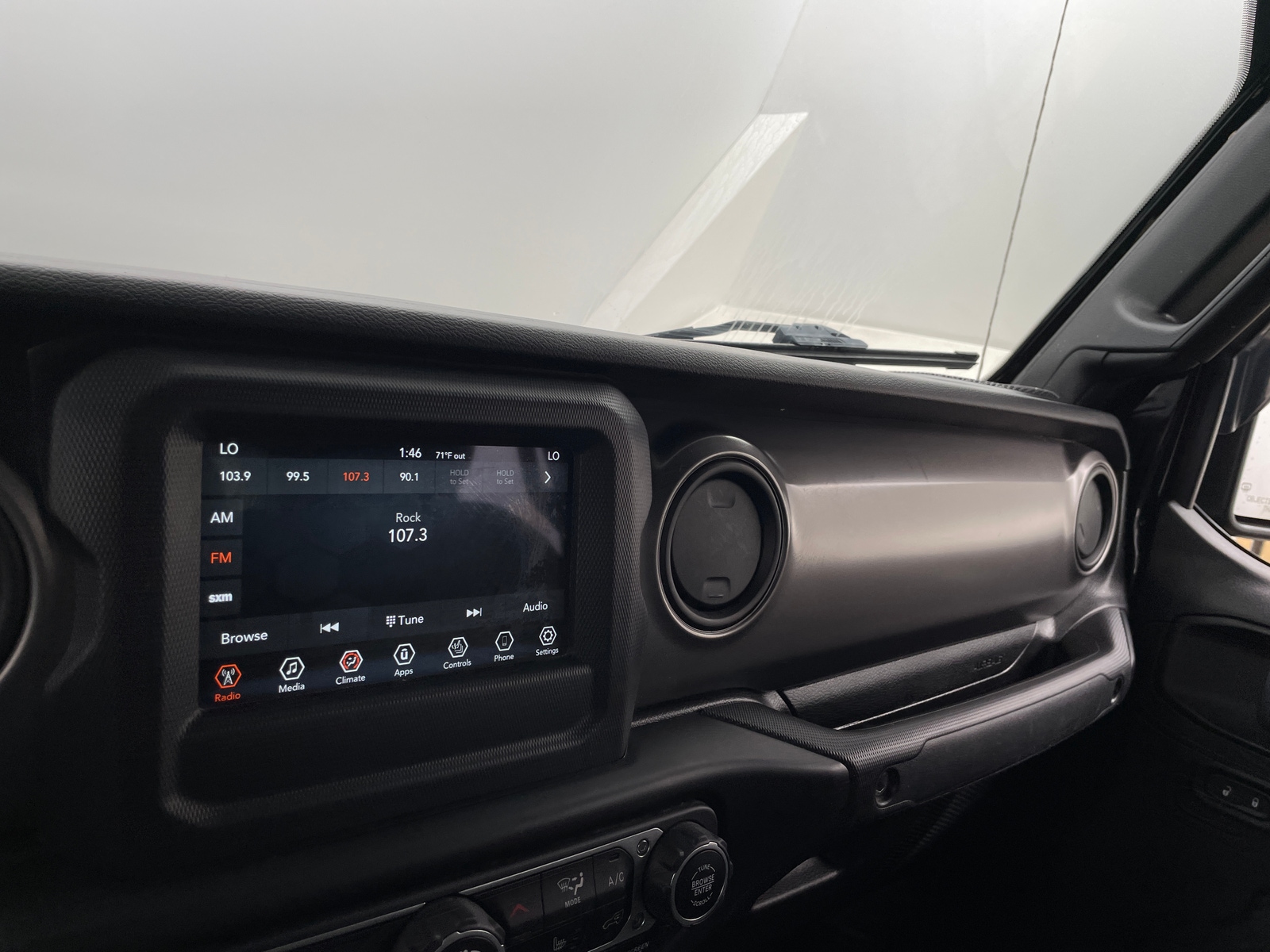 Thumbnail: 2021 Jeep Gladiator - 4