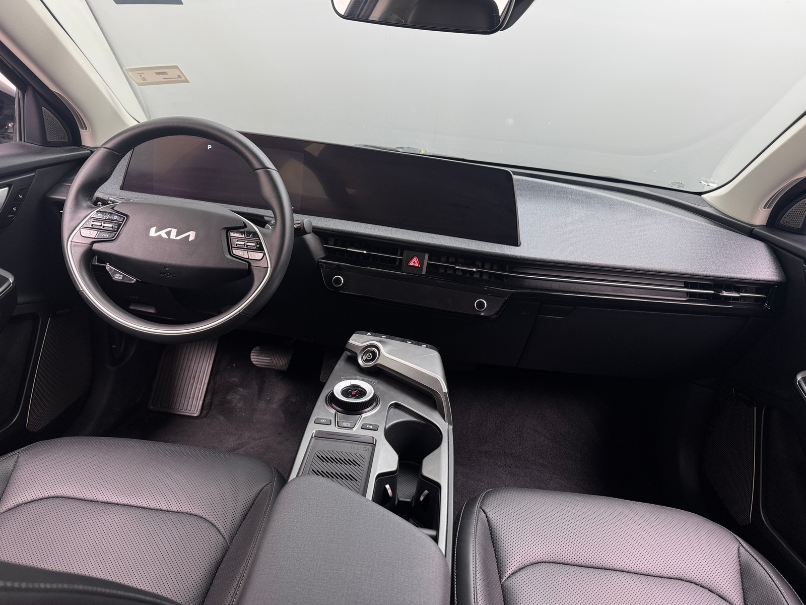 Thumbnail: 2023 Kia EV6 - 2