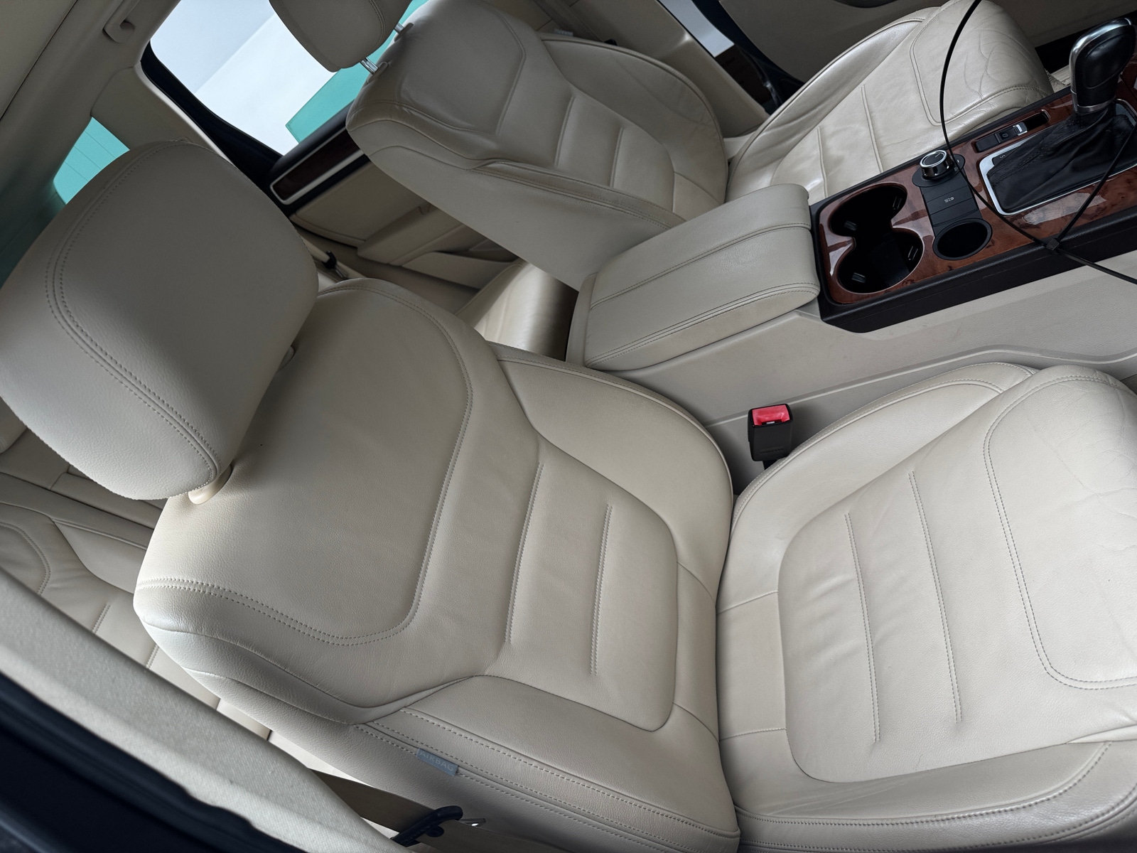Thumbnail: 2012 Volkswagen Touareg - 2