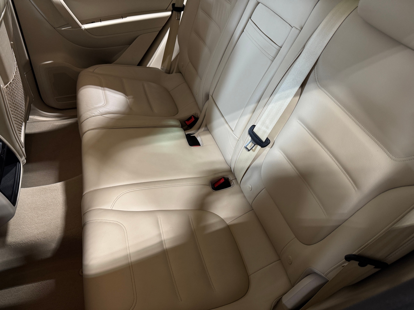 Thumbnail: 2012 Volkswagen Touareg - 6