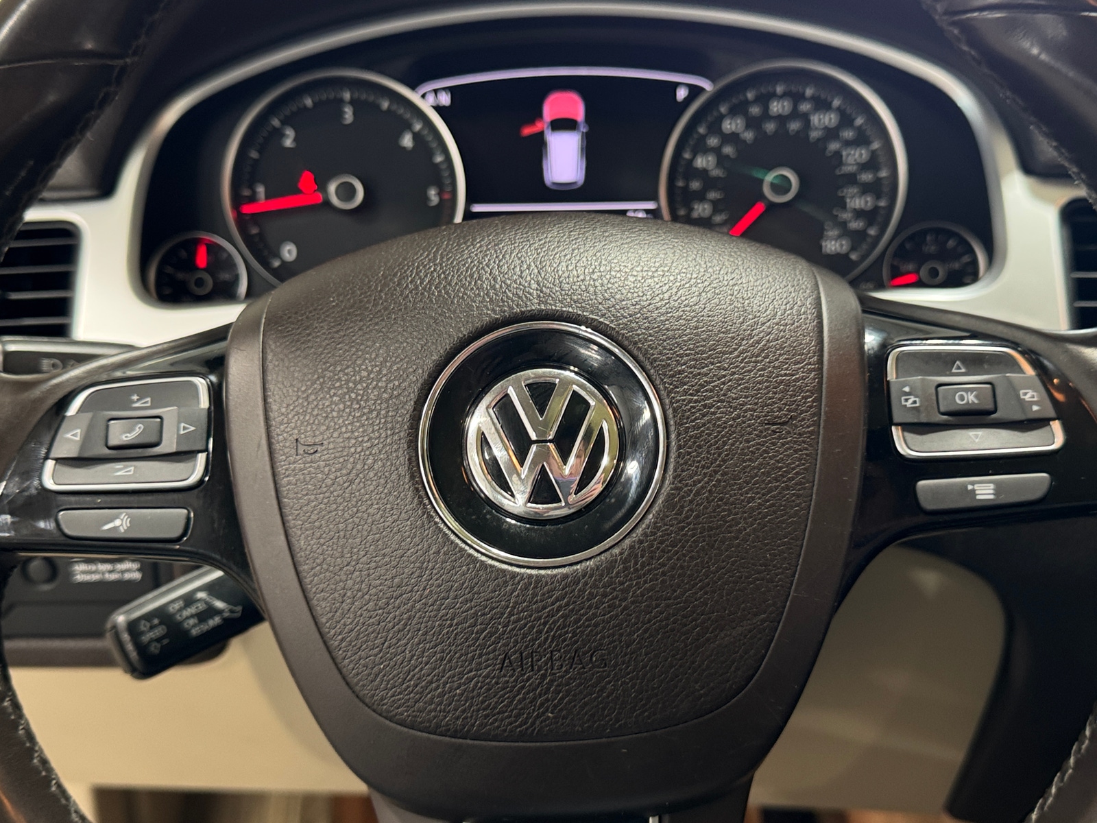 Thumbnail: 2012 Volkswagen Touareg - 5