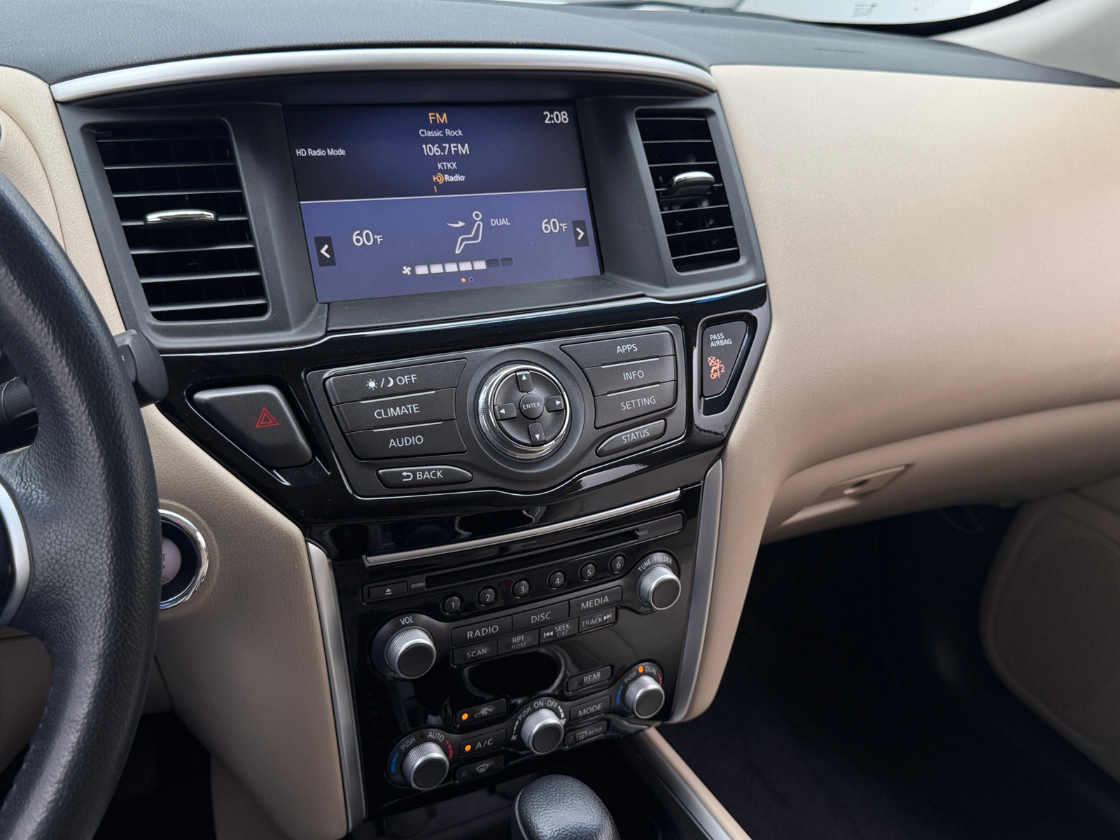 Thumbnail: 2017 Nissan Pathfinder - 4