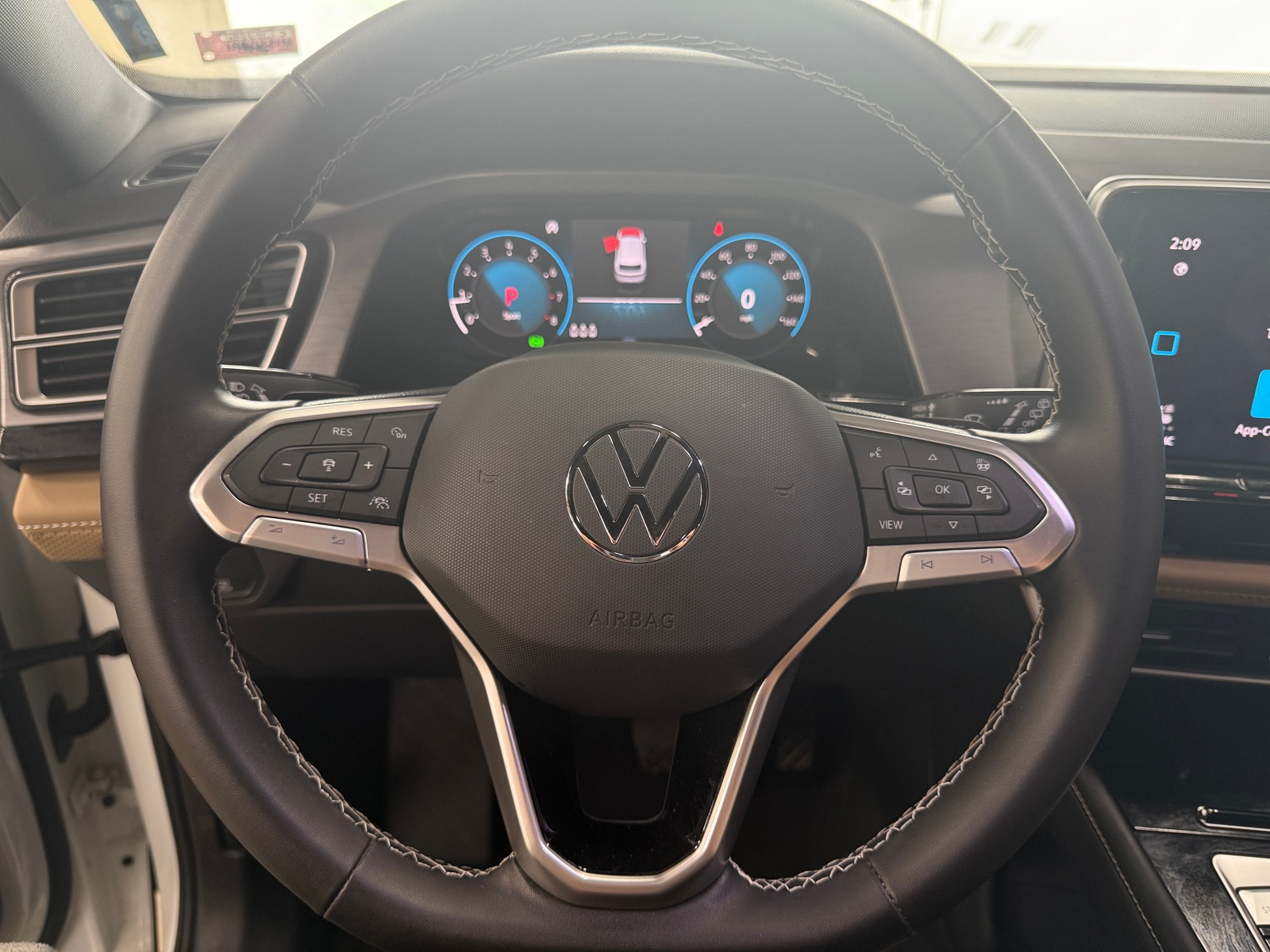 Thumbnail: 2024 Volkswagen Atlas - 4