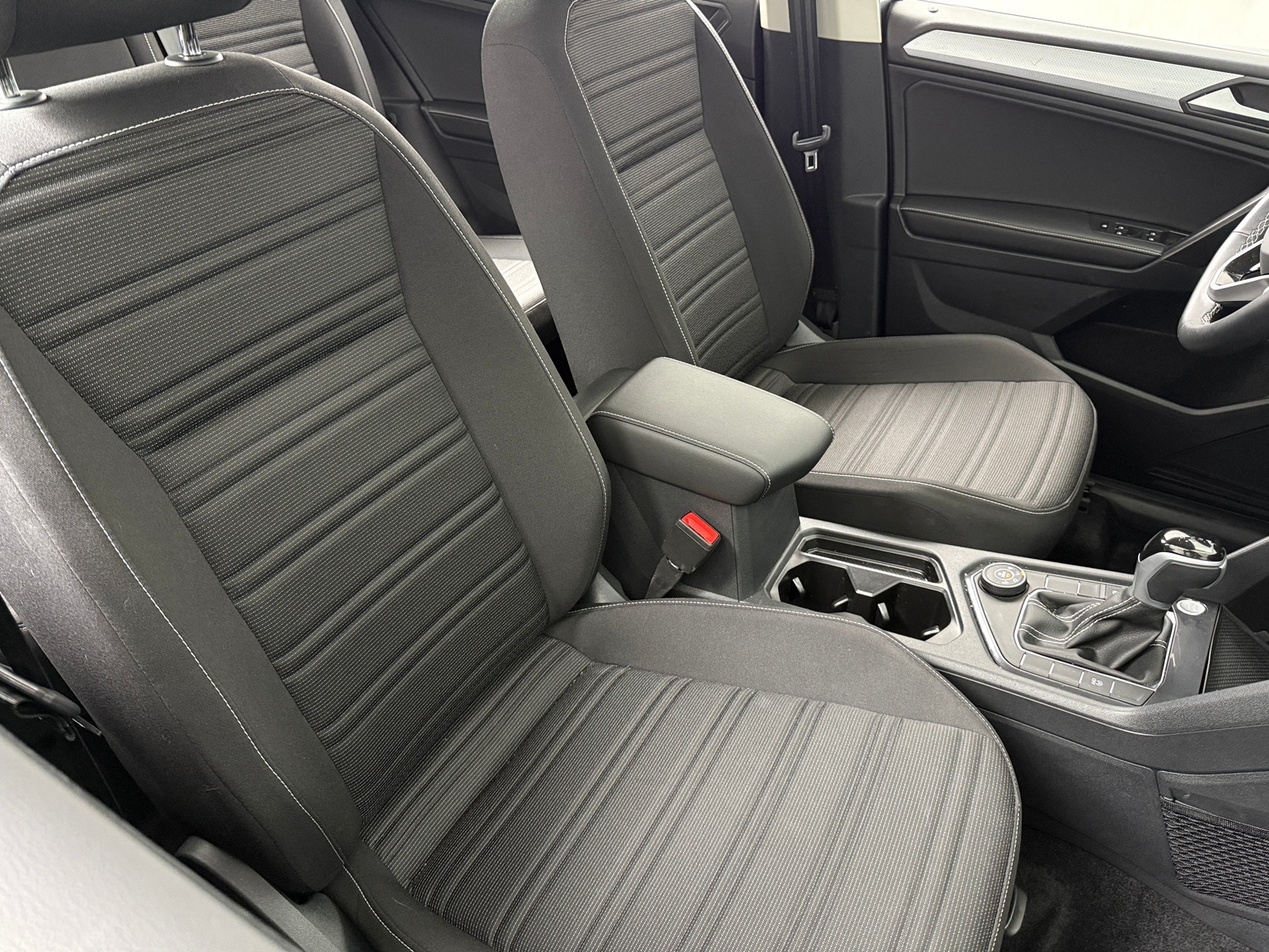 Thumbnail: 2024 Volkswagen Tiguan - 2