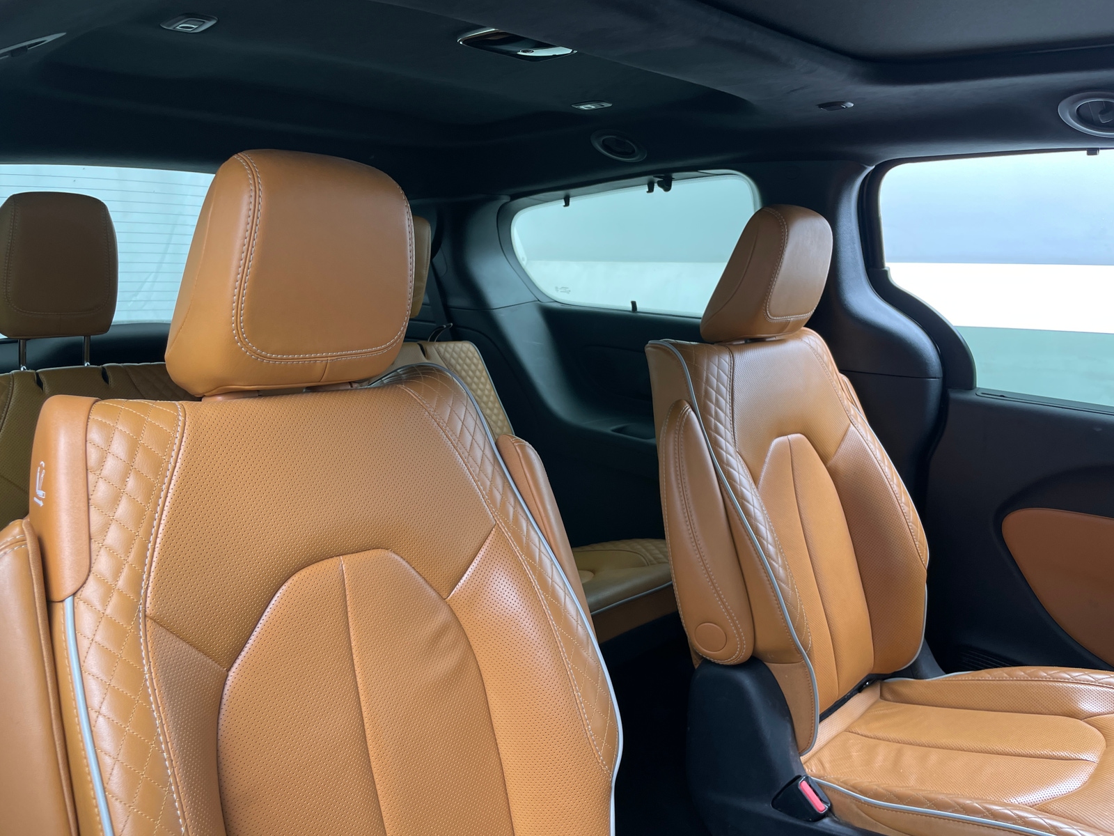 Thumbnail: 2022 Chrysler Pacifica - 5