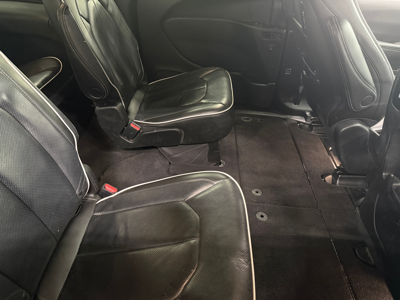 Thumbnail: 2022 Chrysler Pacifica - 5