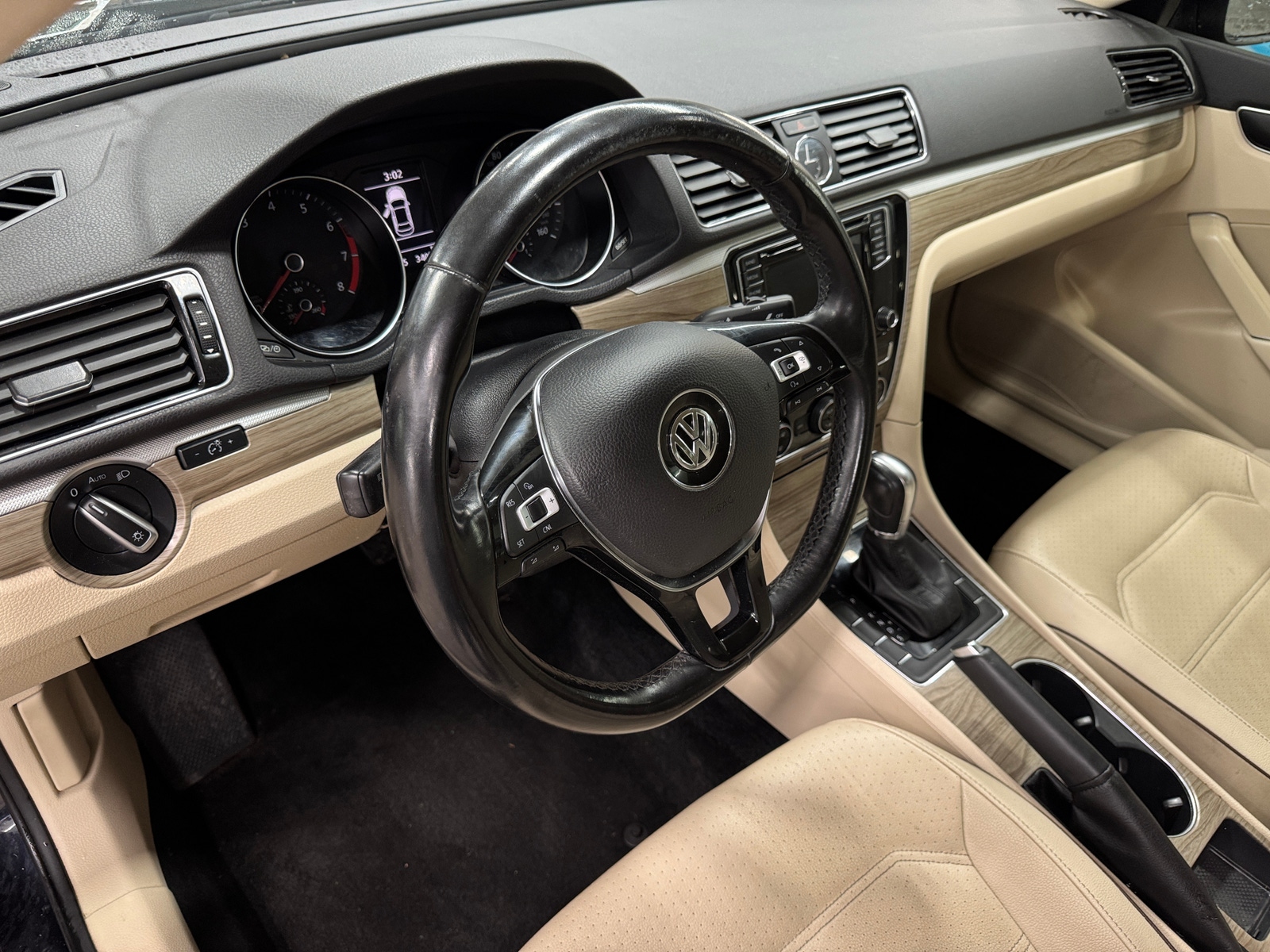 Thumbnail: 2017 Volkswagen Passat - 2