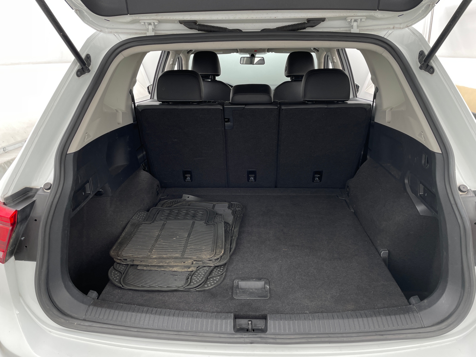 Thumbnail: 2021 Volkswagen Tiguan - 6