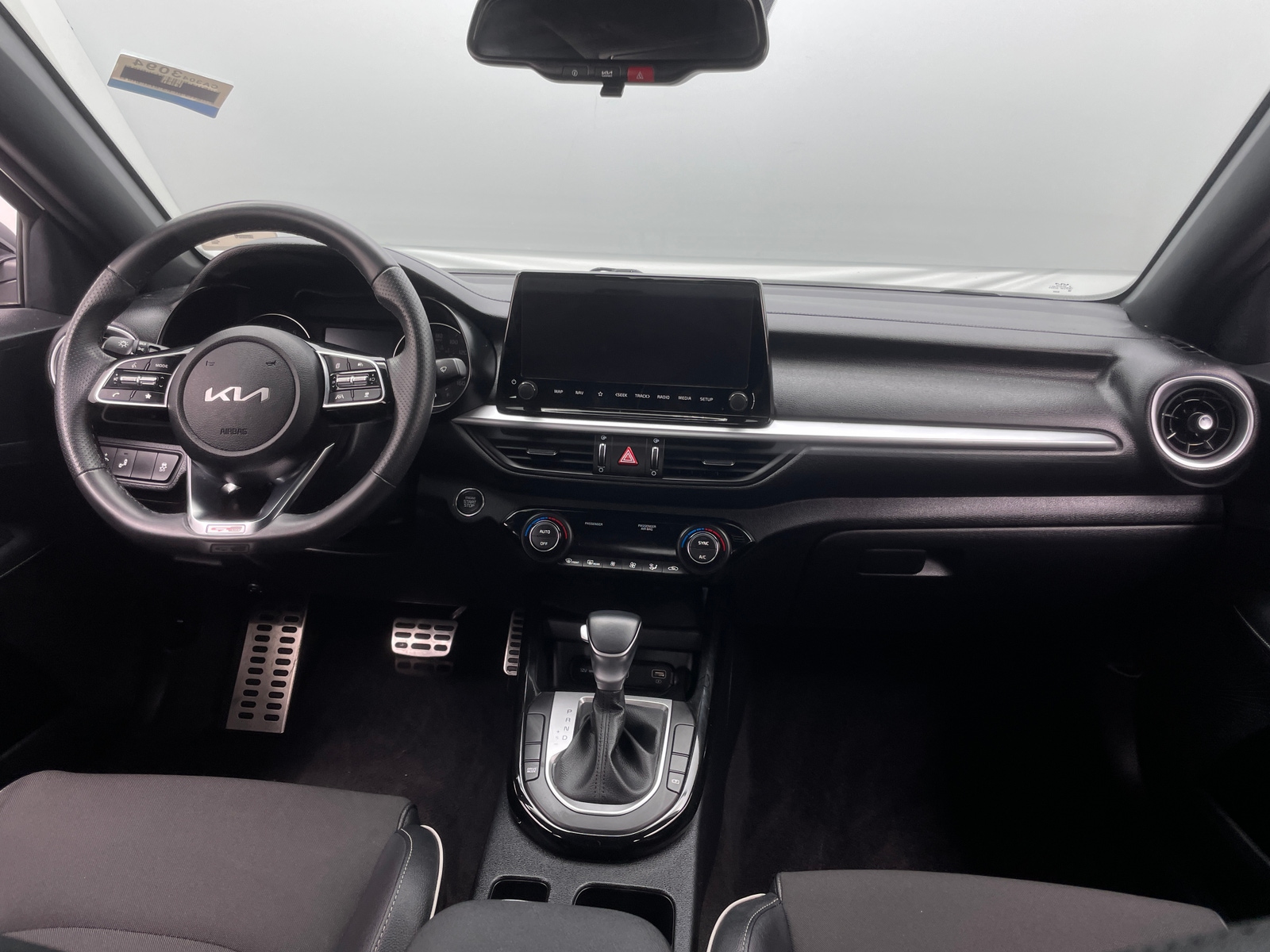 Thumbnail: 2024 Kia Forte - 3