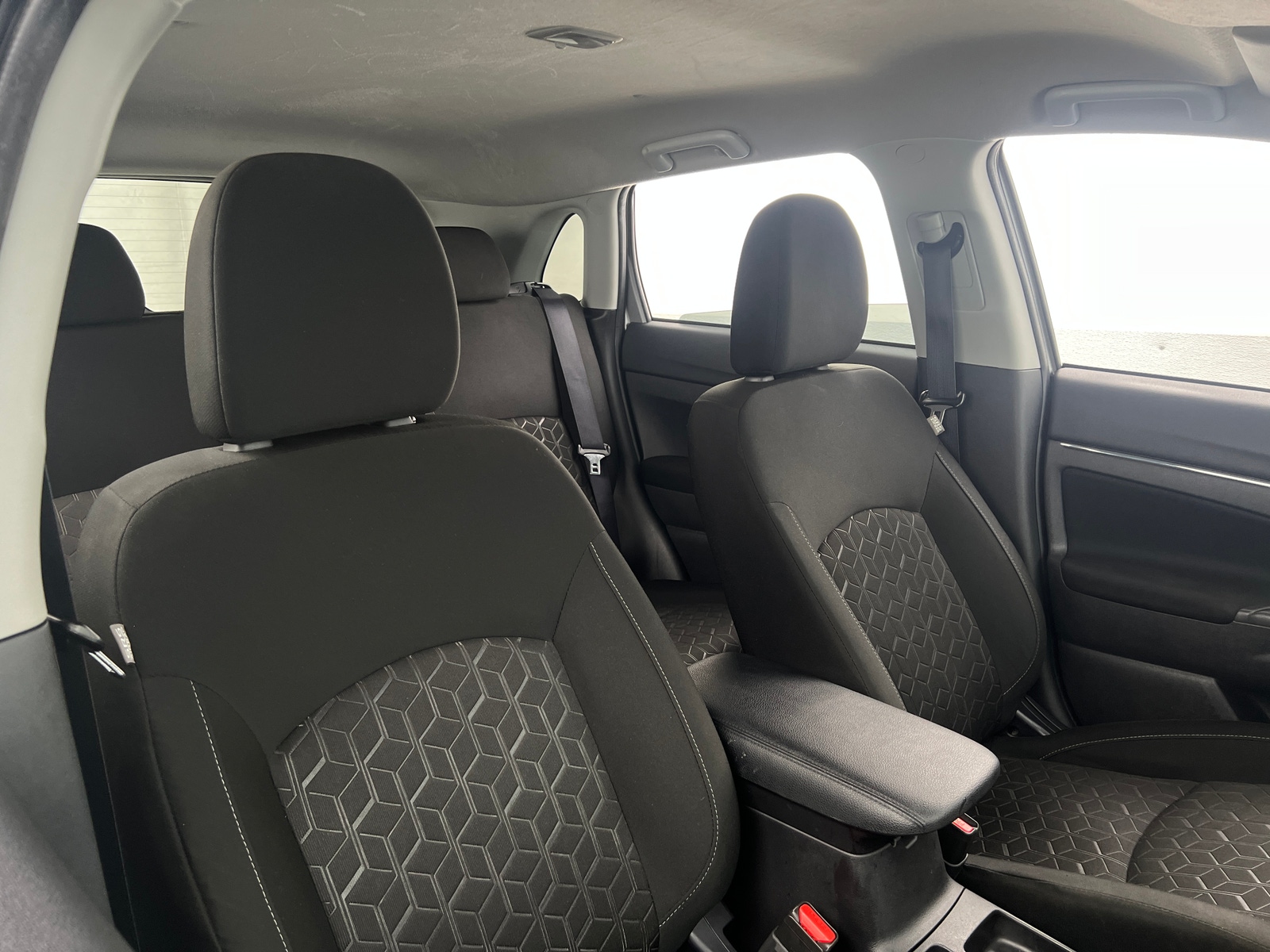 Thumbnail: 2024 Mitsubishi Outlander Sport - 2