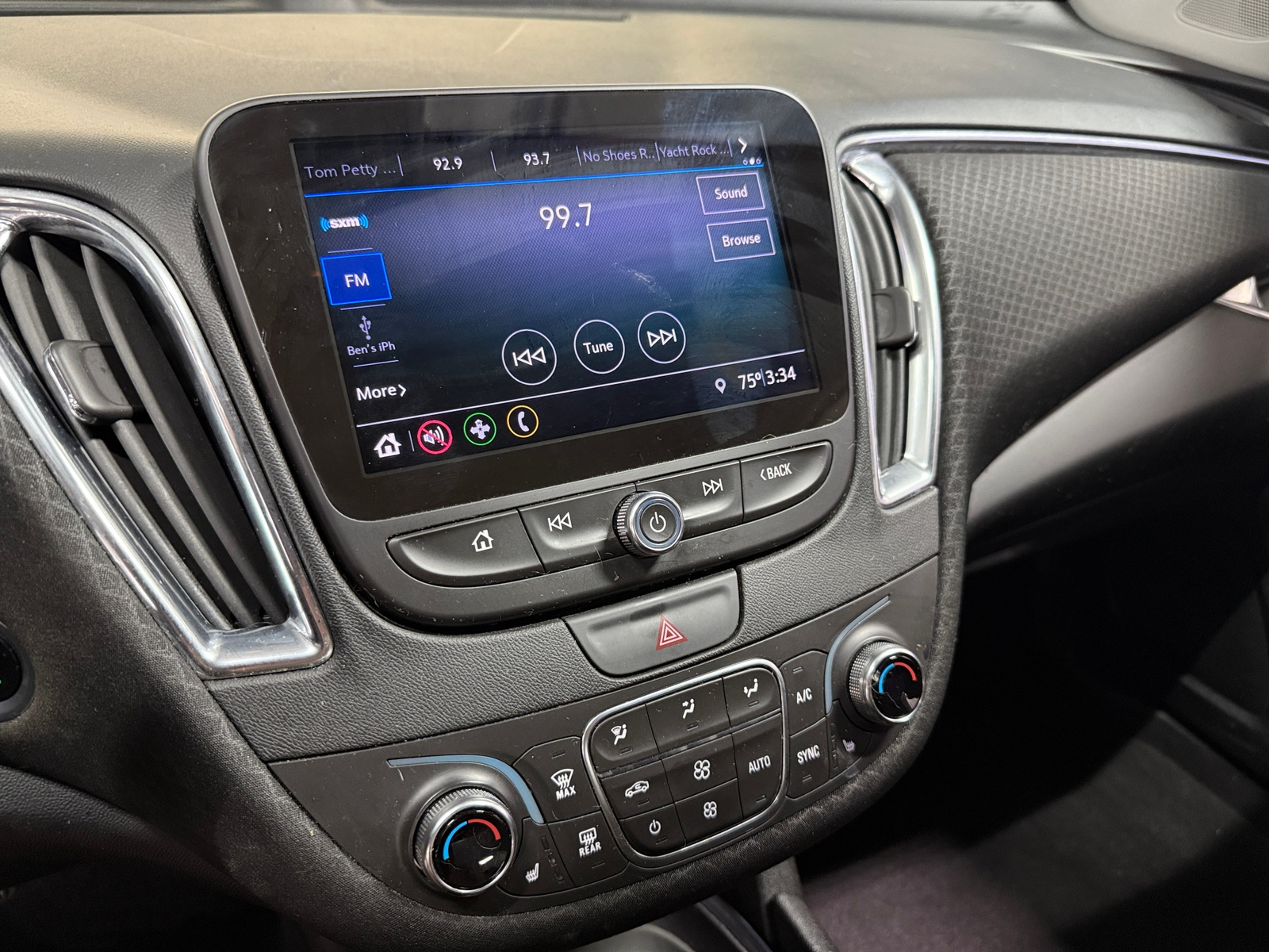 Thumbnail: 2019 Chevrolet Malibu - 4