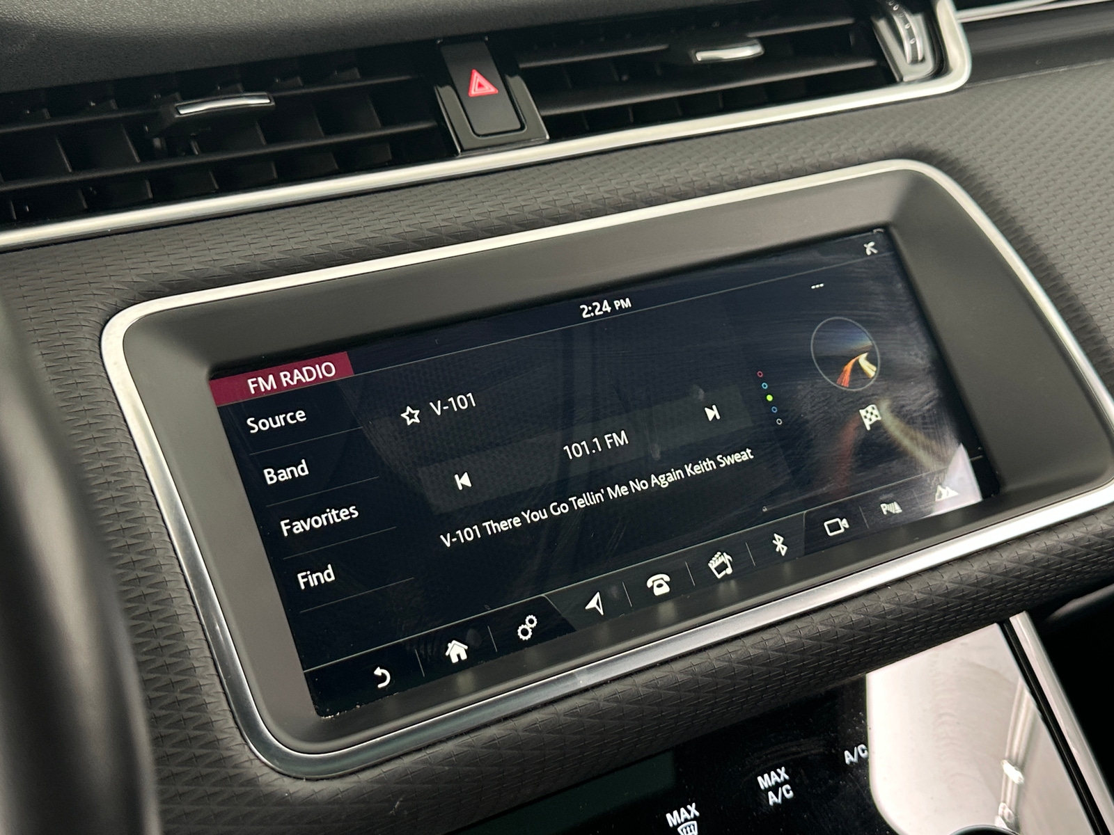 Thumbnail: 2020 Land Rover Range Rover Evoque - 3