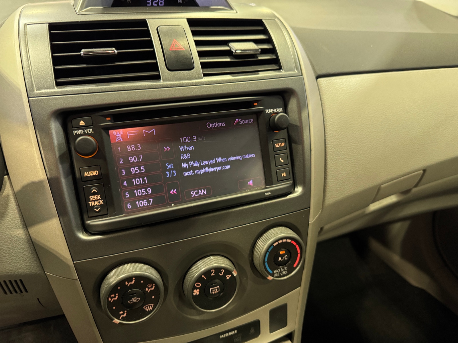 Thumbnail: 2013 Toyota Corolla - 4