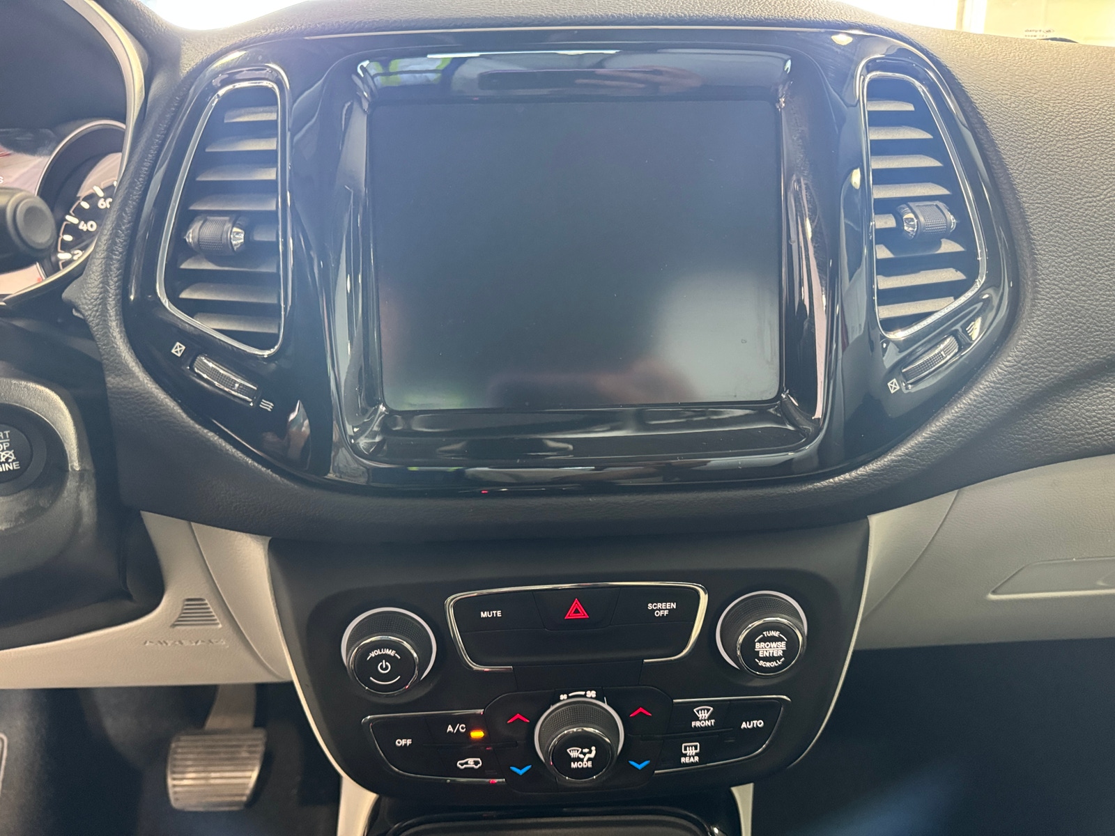 Thumbnail: 2020 Jeep Compass - 3