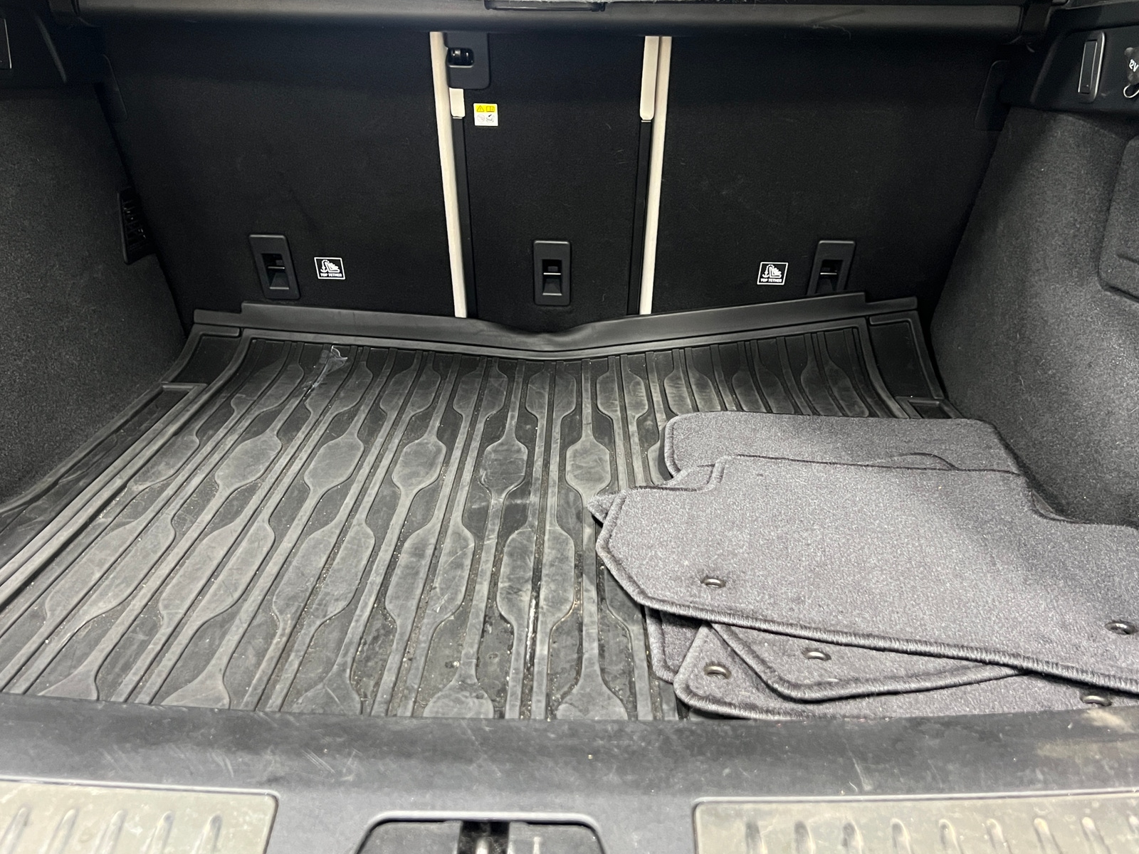 Thumbnail: 2019 Land Rover Range Rover Velar - 6