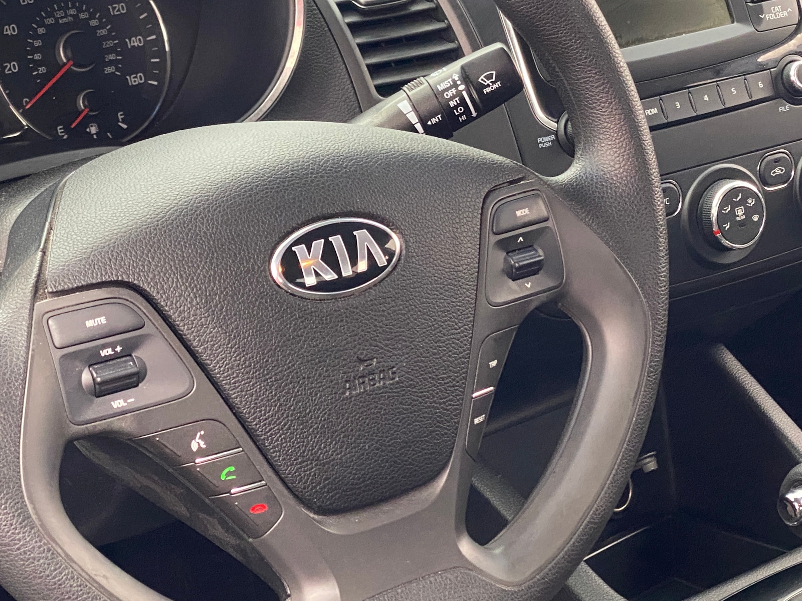 Thumbnail: 2017 Kia Forte - 5