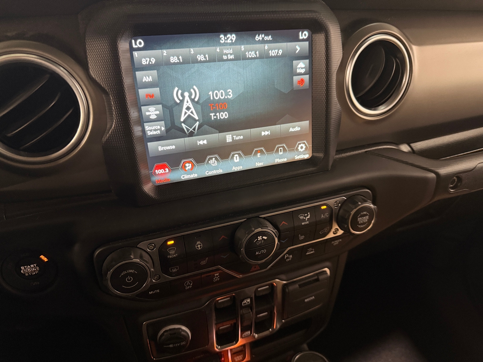 Thumbnail: 2021 Jeep Gladiator - 3