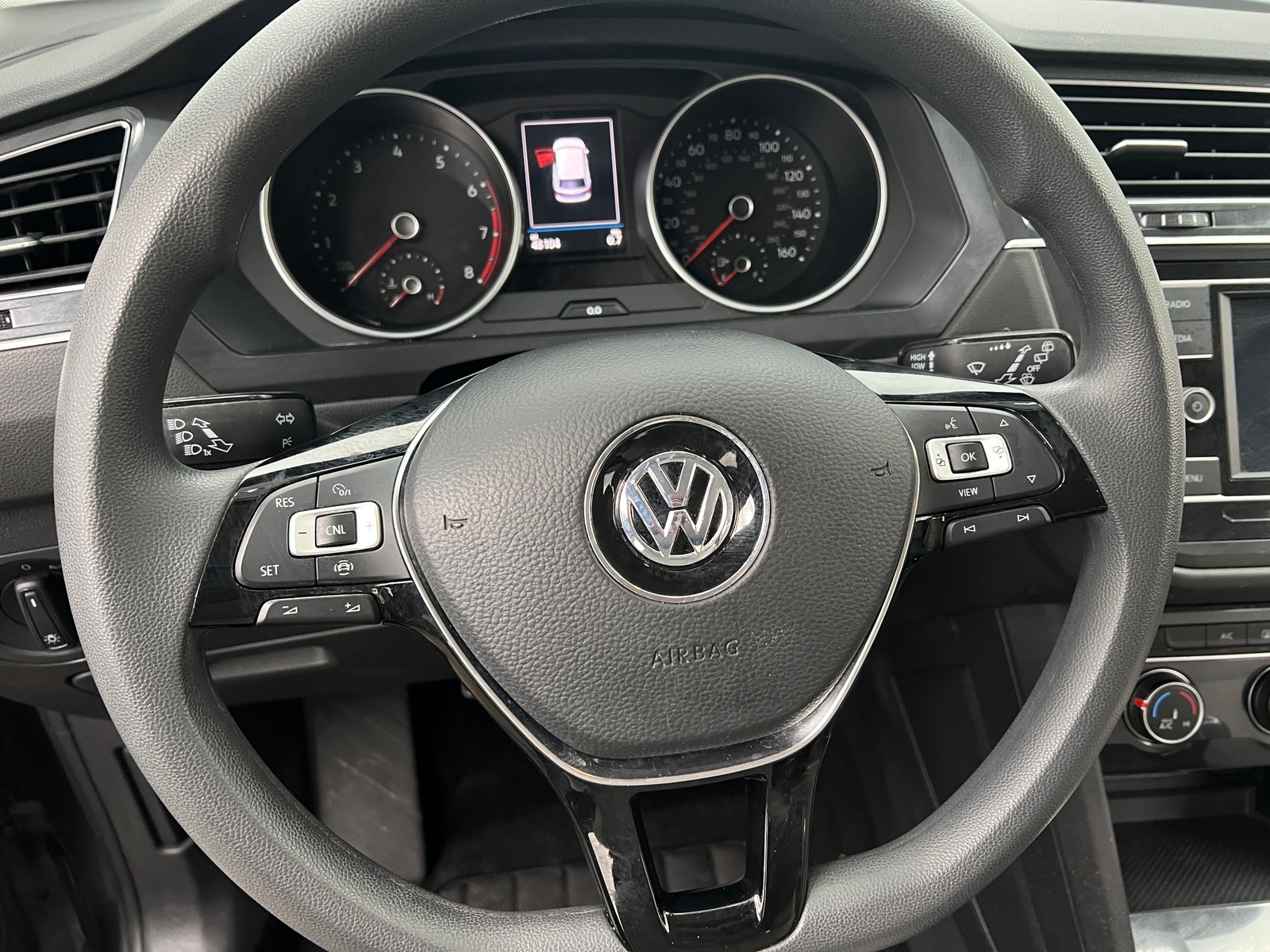 Thumbnail: 2020 Volkswagen Tiguan - 5