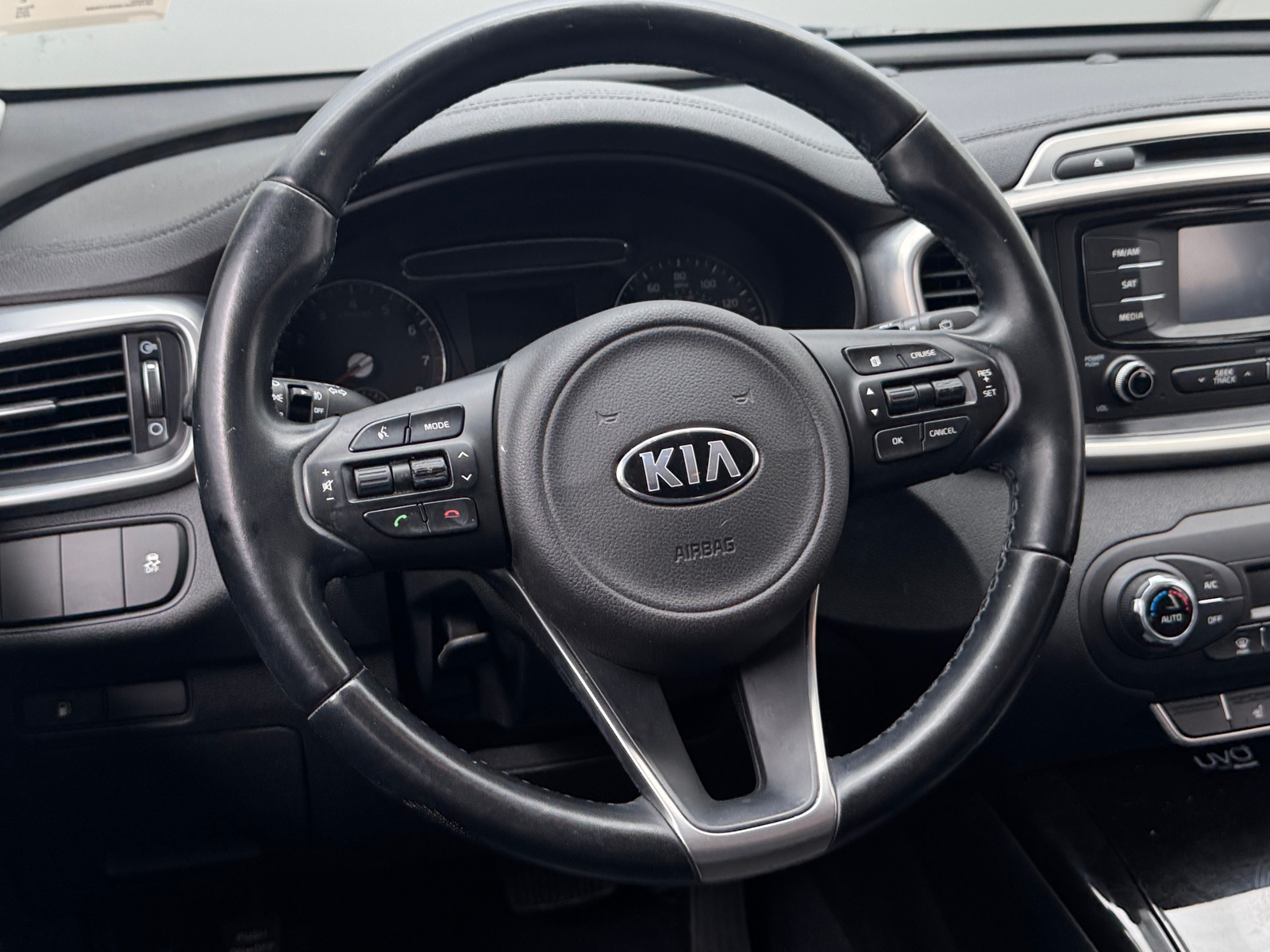 Thumbnail: 2016 Kia Sorento - 4