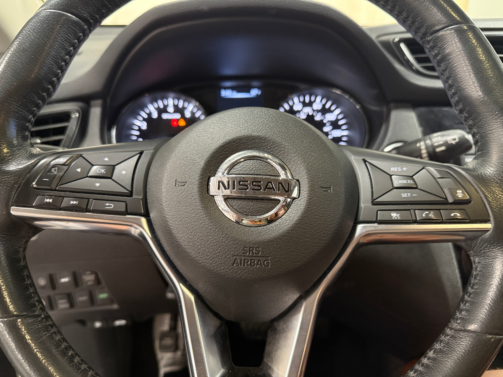 Thumbnail: 2017 Nissan Rogue - 5