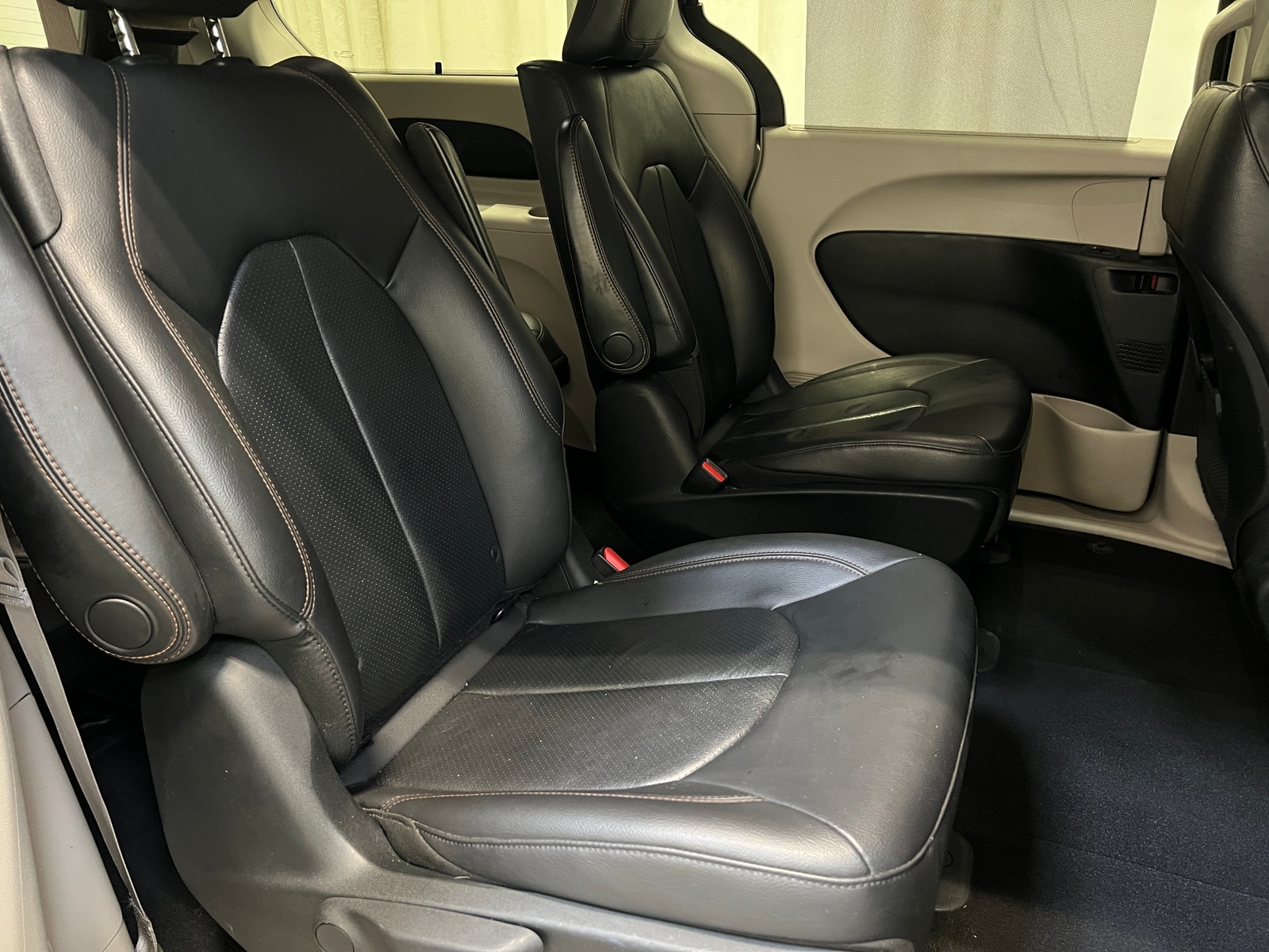 Thumbnail: 2017 Chrysler Pacifica - 5