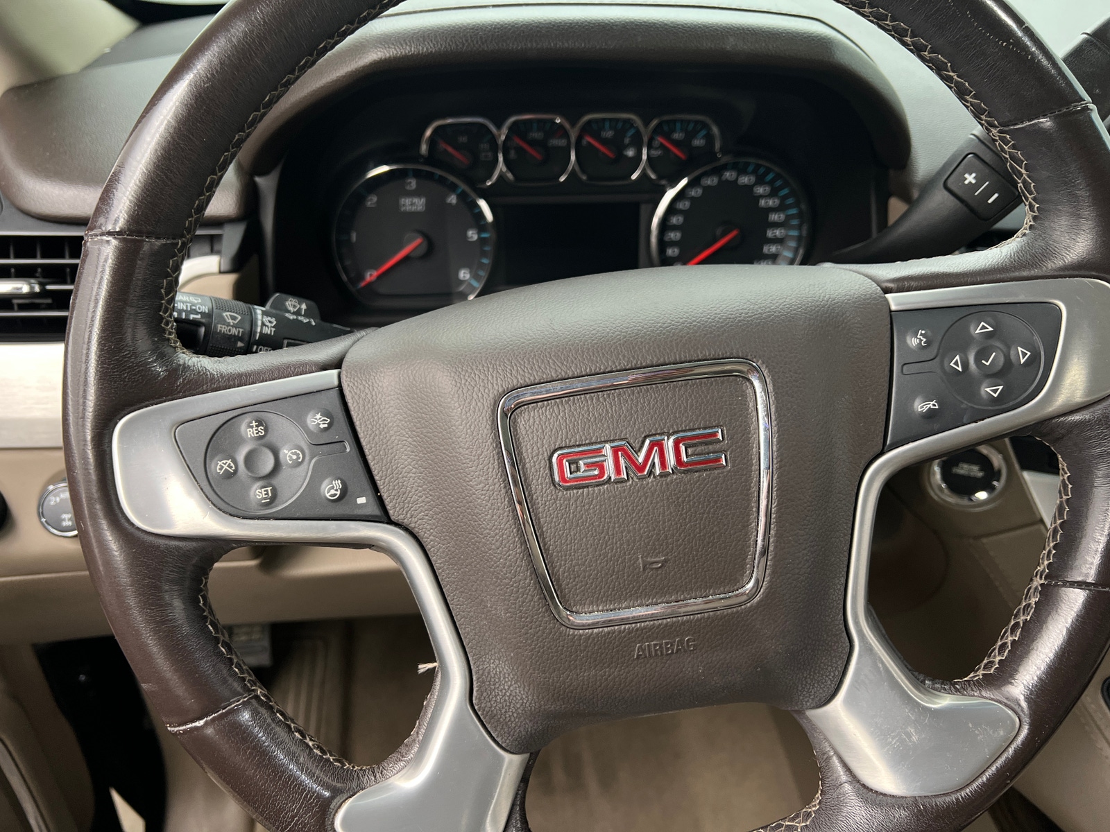 Thumbnail: 2019 GMC Yukon XL - 4