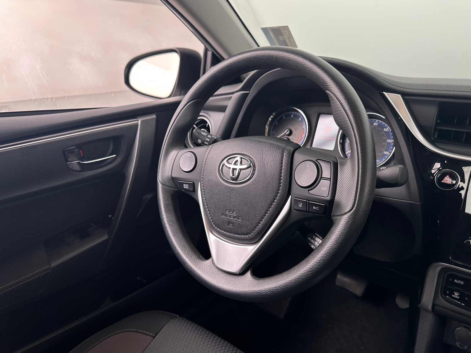 Thumbnail: 2018 Toyota Corolla - 5